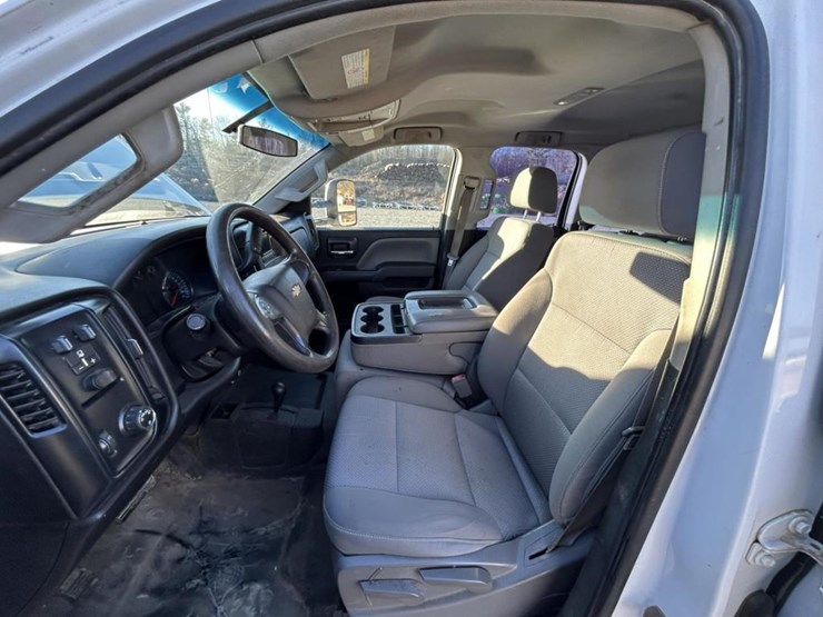 2015-chevrolet-silverado-2500hd-image-116