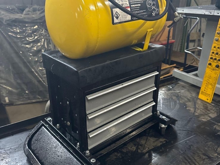 rolling-mechanics-bench-w/-cp-co-5-gal-air-tank-image-1