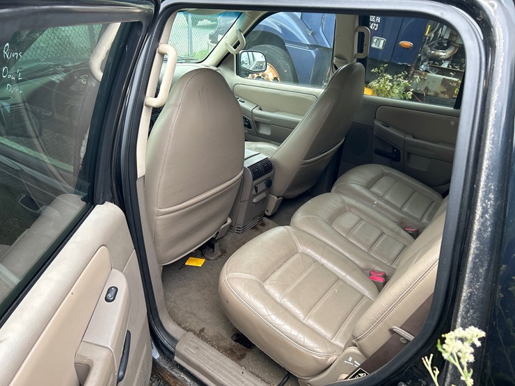 ford-explorer-xlt-image-8