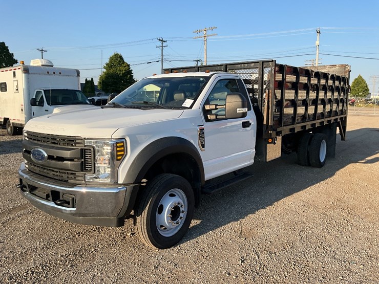 2019-ford-f550-image-1