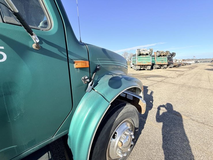 international-4700-image-38