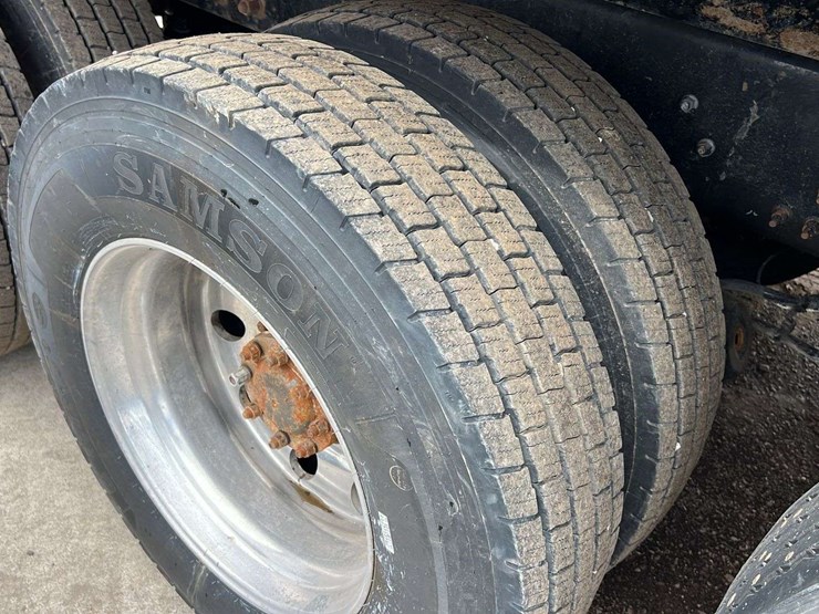 2018-mack-gu-granite-6-axle-dump-truck-image-17