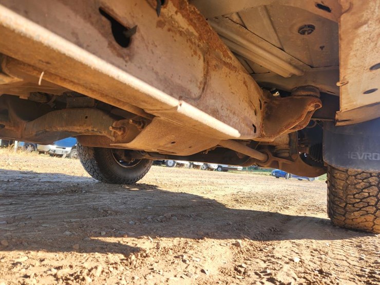 2017-chevrolet-2500-image-30