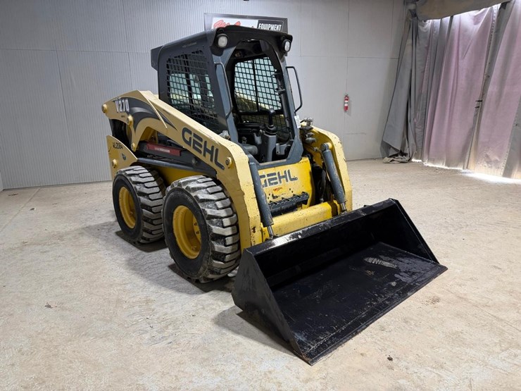 2015-gehl-v270-image-7