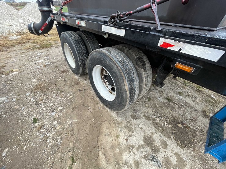 international-4900-image-21