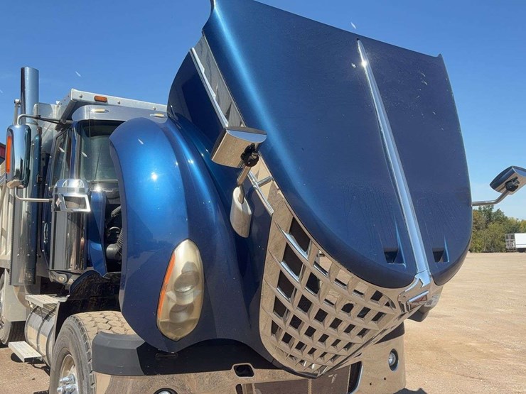 2010-international-lf517-lone-star-dump-truck-image-39