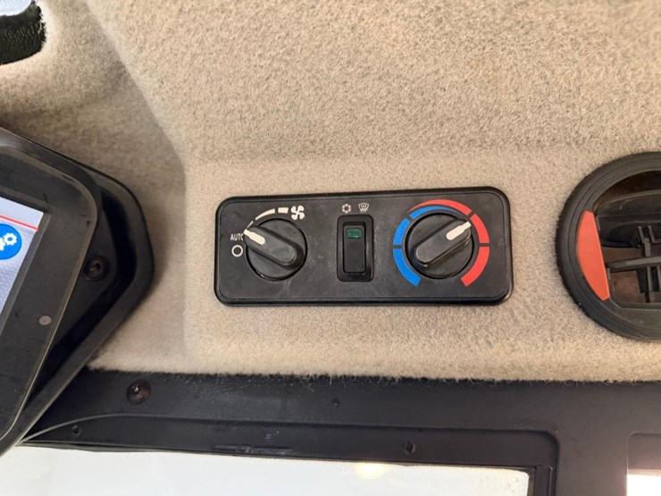 2022-bobcat-t76-image-26