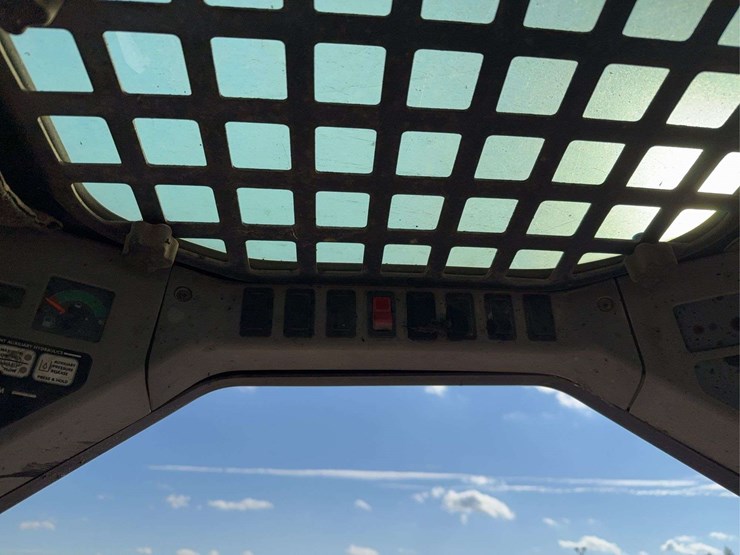 bobcat-s220-image-21