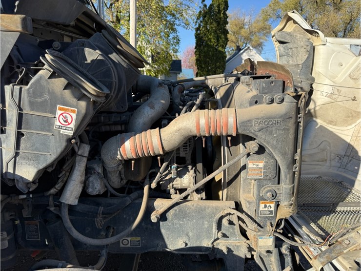 2015-kenworth-t270-image-26