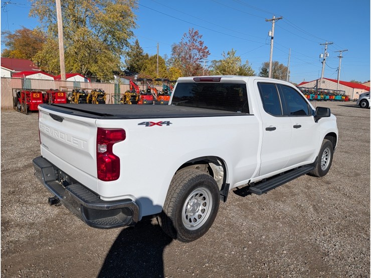 2022-chevrolet-1500-image-8