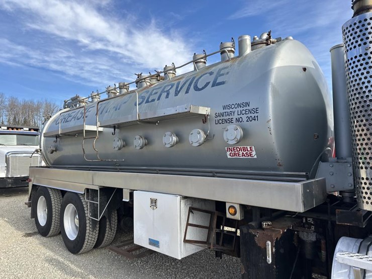 2005-kenworth-t800-image-16