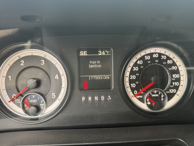 #1830-•-2015-ram-5500-4x4-service-truck-image-38