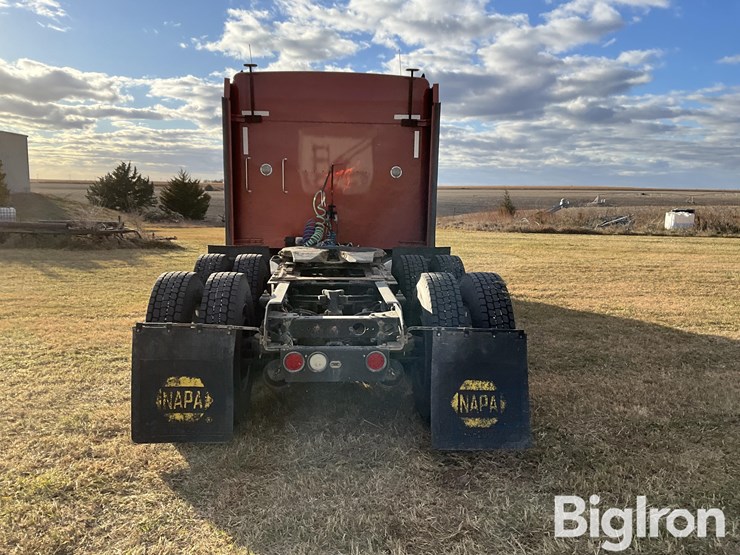 2002-kenworth-w900-image-6