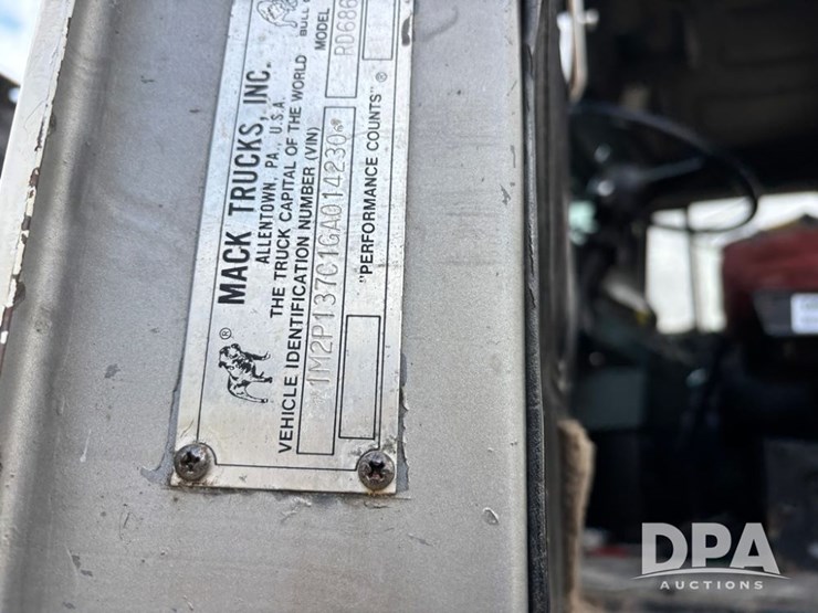 1986-mack-rd686-image-68