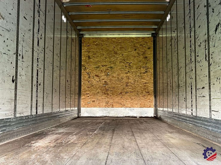 2014-stoughton-28-ft-image-13