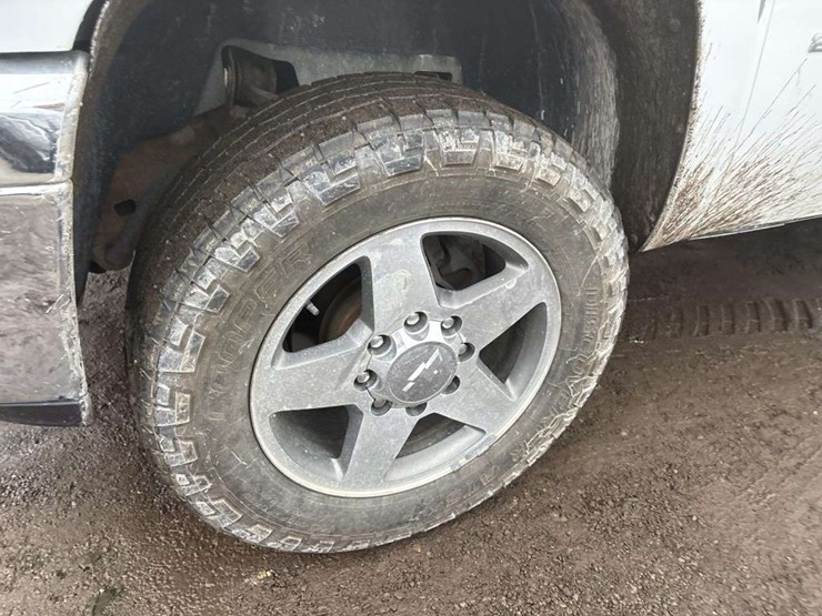 2012-chevrolet-silverado-2500-image-7