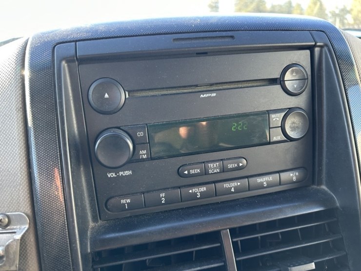 2007-ford-explorer-xlt-image-23