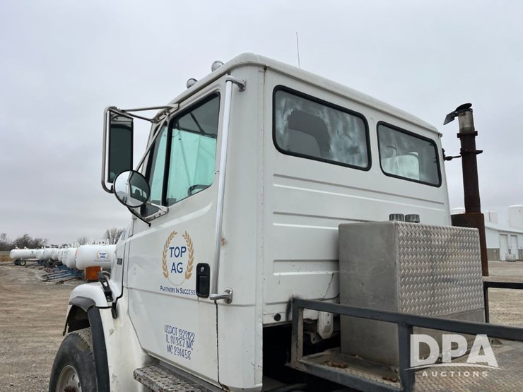 freightliner-fl80-image-37