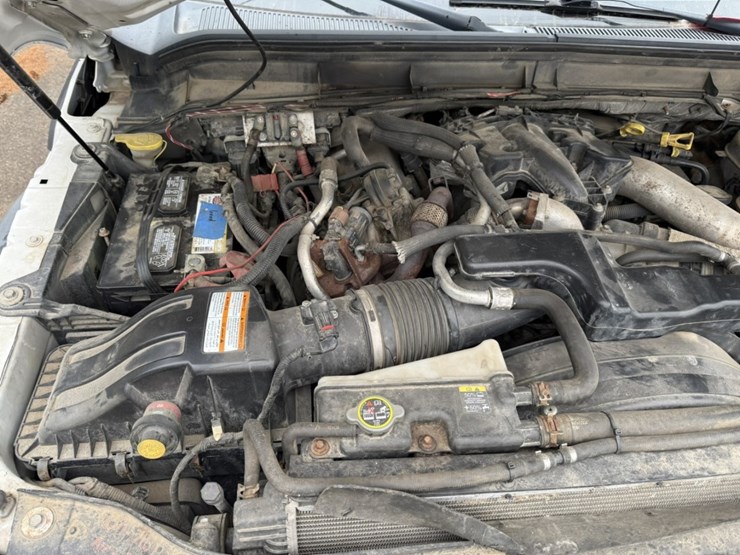 2011-ford-f550-image-15