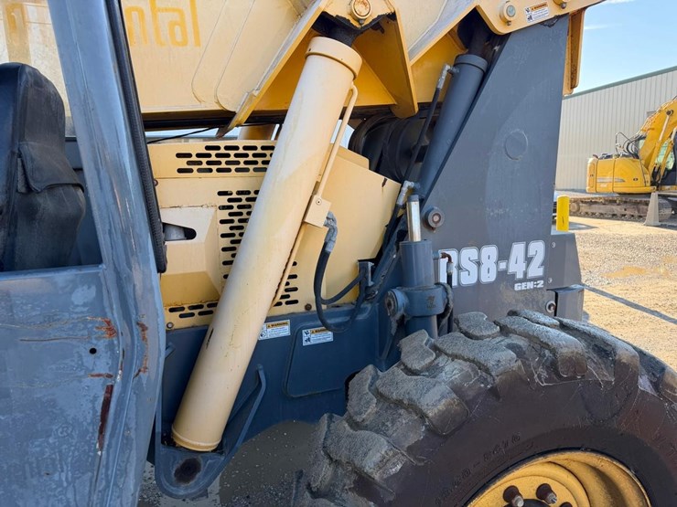 2015-gehl-rs8-42-image-16