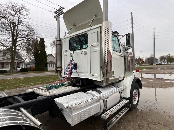 2015-western-star-4900sa-image-9