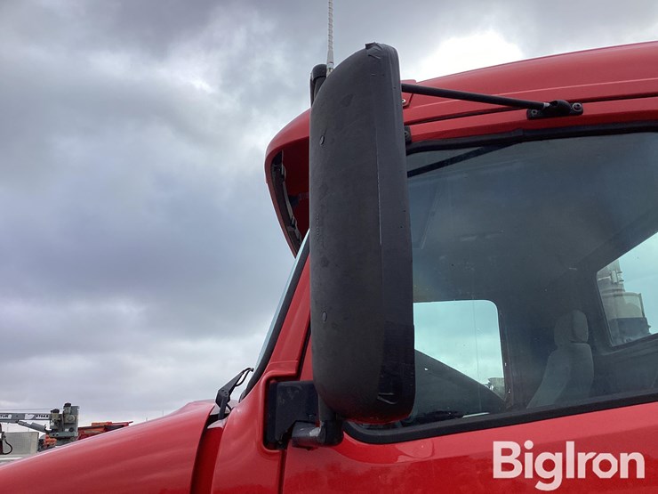 2002-volvo-vnl-t/a-truck-tractor-image-16