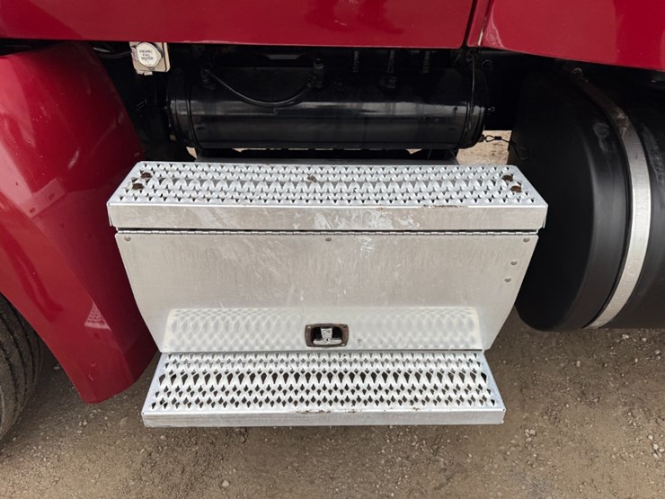 2020-peterbilt-579-image-8