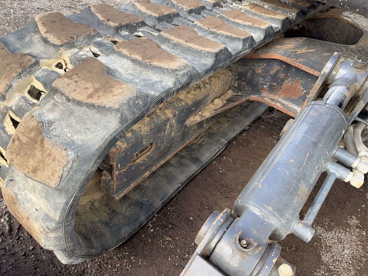 2016-bobcat-e85-image-33