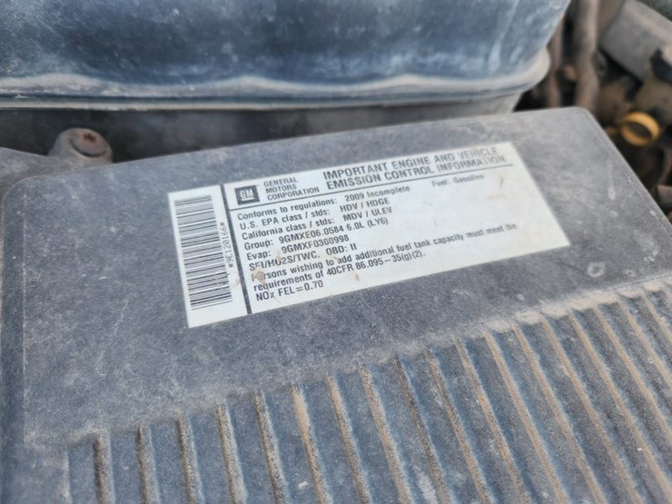 2009-chevrolet-3500-image-39