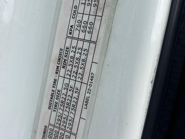 peterbilt-579-image-48