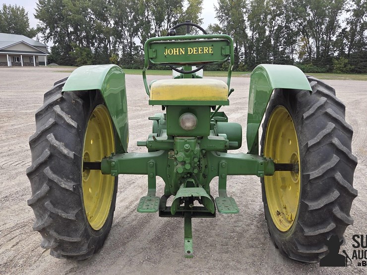 john-deere-b-image-6