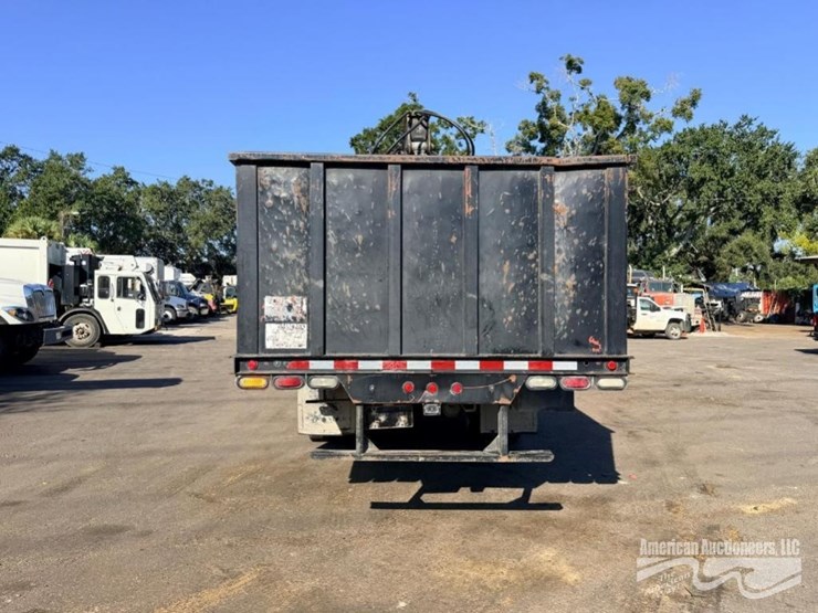 freightliner-m2-106-image-7