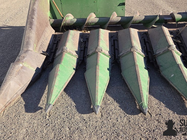 john-deere-9r22-corn-head-image-12