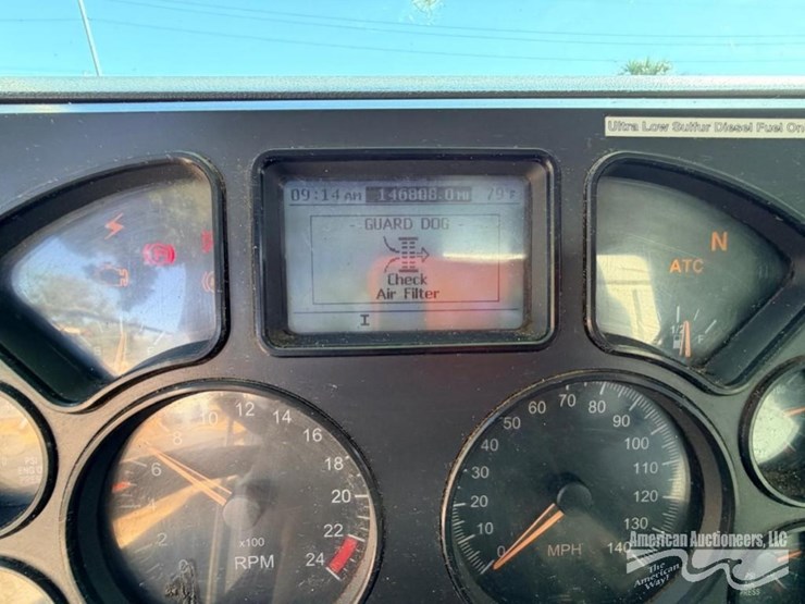 2011-mack-gu812-garbage-truck-image-18