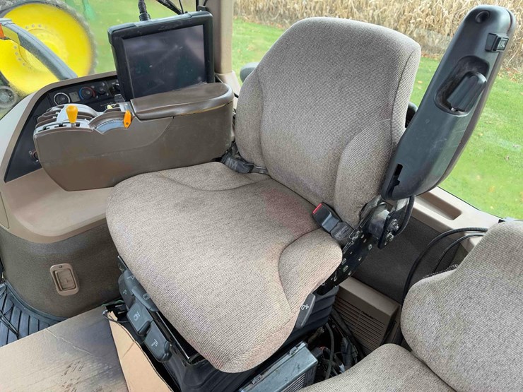 2005-john-deere-8520t-image-47