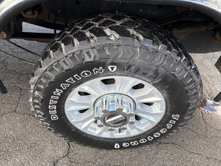 2021-ford-f350-image-12