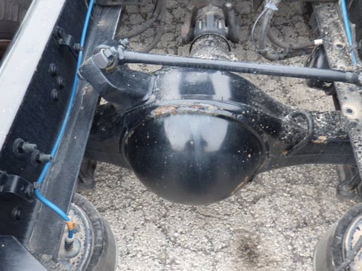 2020-freightliner-cascadia-126-image-12