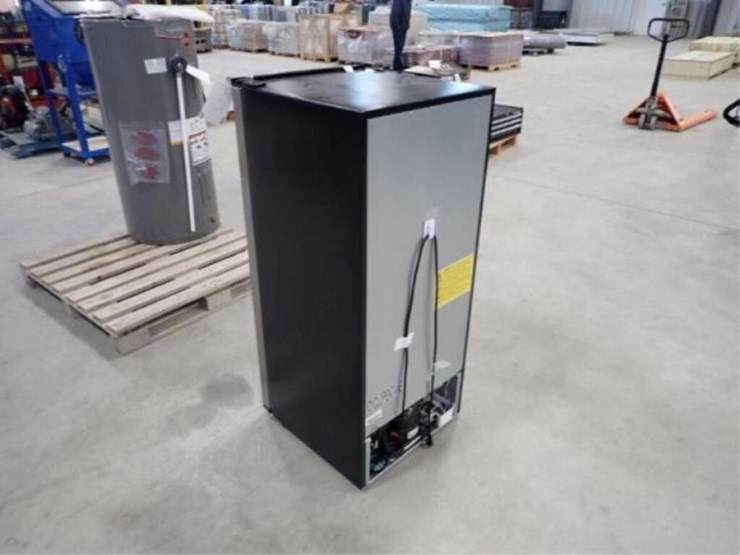 vissani-7.1-cu-ft-upright-freezer-image-4