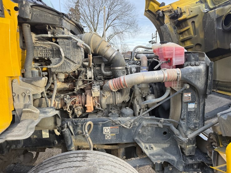 2019-kenworth-t880-image-18