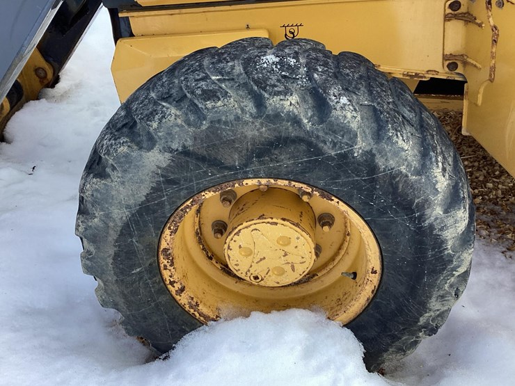 2020-john-deere-310-image-20