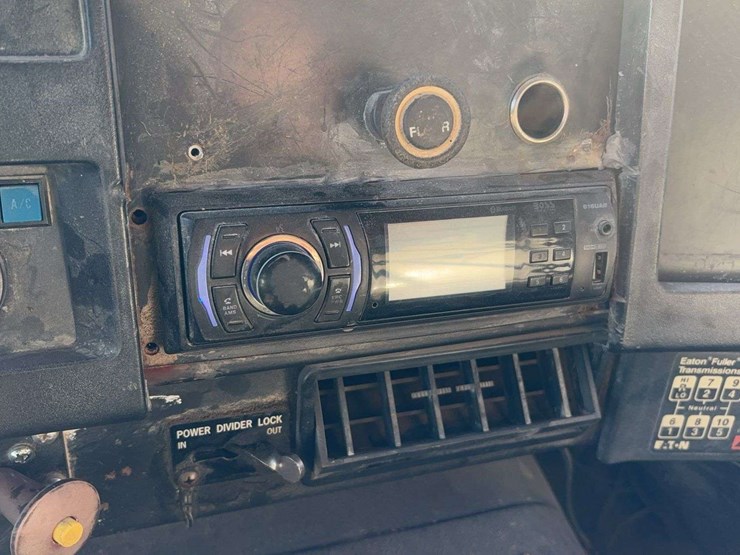 1993-international-4900-image-32