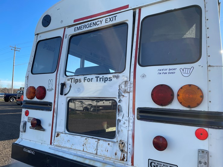 #1071-•-1999-chevy-short-bus-(has-wi-title)-image-17