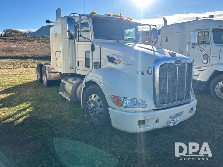 2010-peterbilt-386-image-1