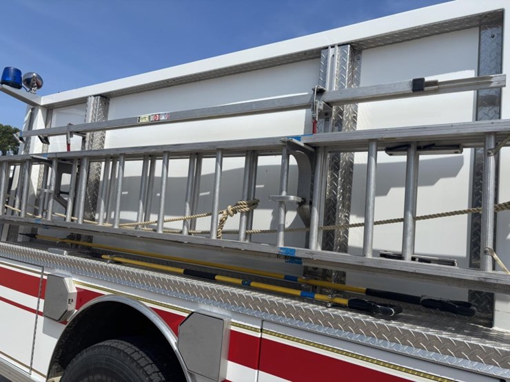 freightliner-fl80-image-37