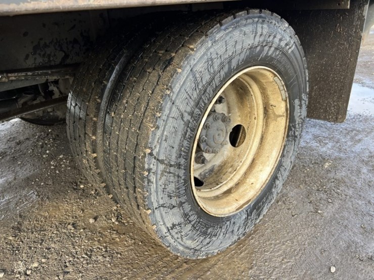 2003-freightliner-fl50-image-11