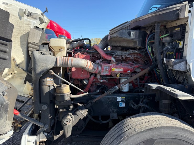 2015-peterbilt-579-image-15