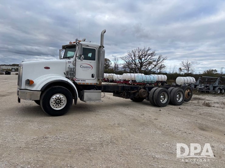 peterbilt-378-image-26