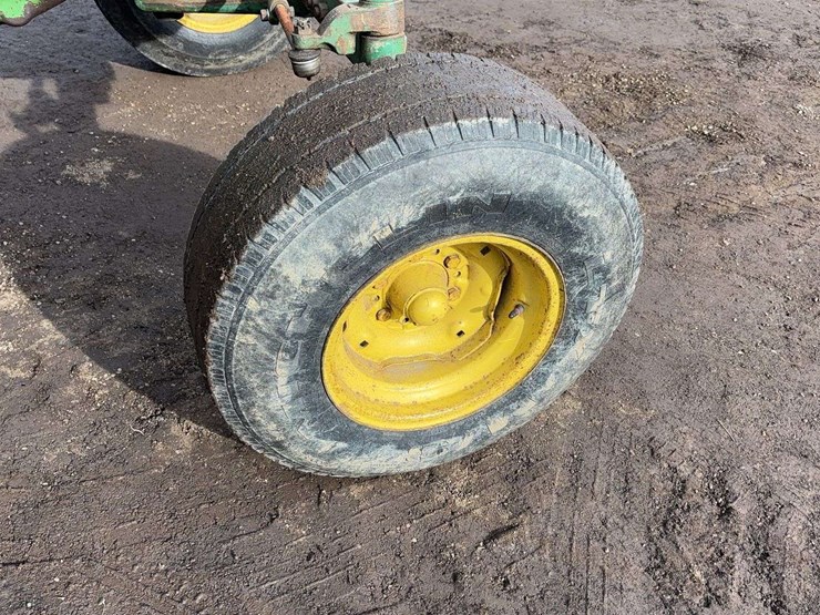 john-deere-2640-image-9