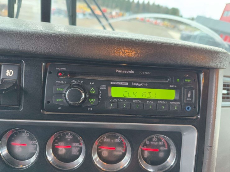 2010-kenworth-t800-image-98