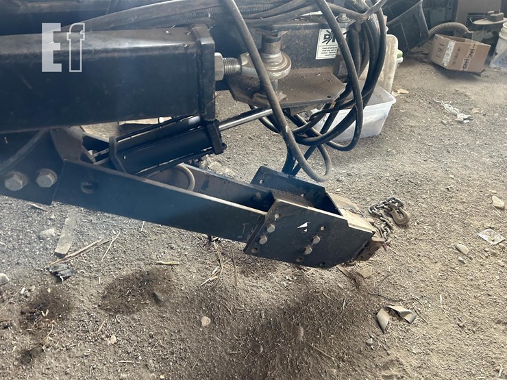 2004-white-8516-image-3